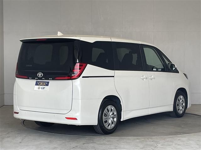 TOYOTA NOAH 2023 Image 31