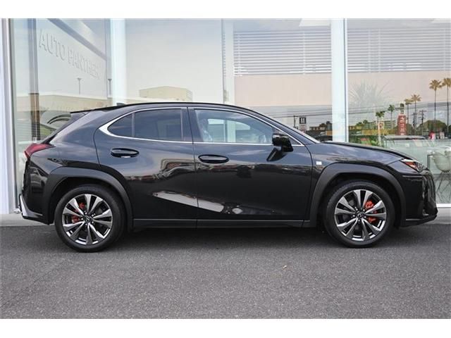 TOYOTA LEXUS UX300H 2024 Image 31