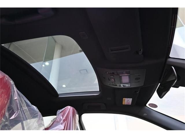 TOYOTA LEXUS UX300H 2024 Image 31