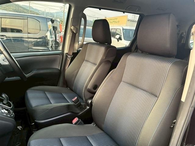 TOYOTA NOAH 2016 Image 31