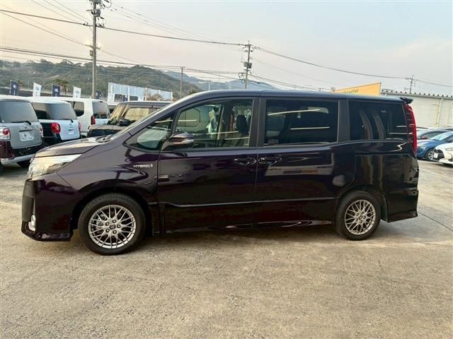 TOYOTA NOAH 2016 Image 31
