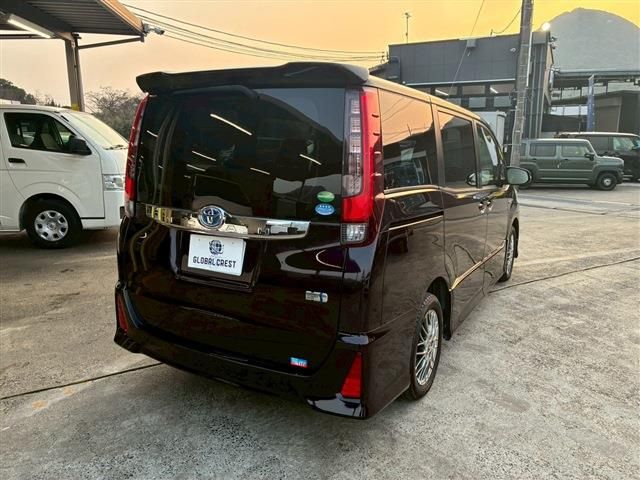 TOYOTA NOAH 2016 Image 31
