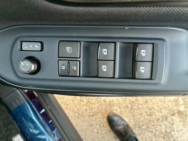 TOYOTA NOAH 2016 Image 31