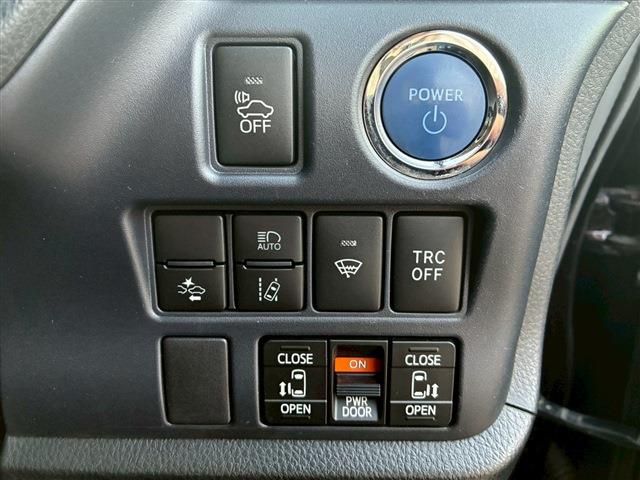 TOYOTA NOAH 2016 Image 31