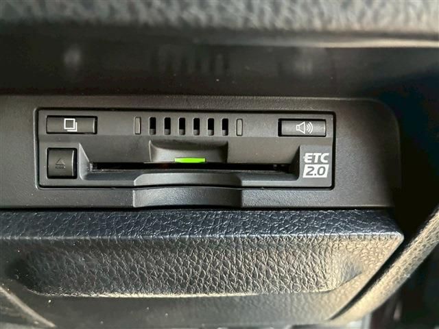 TOYOTA NOAH 2016 Image 31