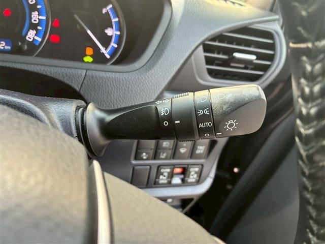 TOYOTA NOAH 2016 Image 31