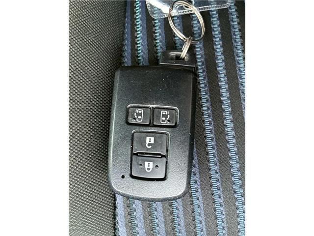 TOYOTA NOAH 2016 Image 31