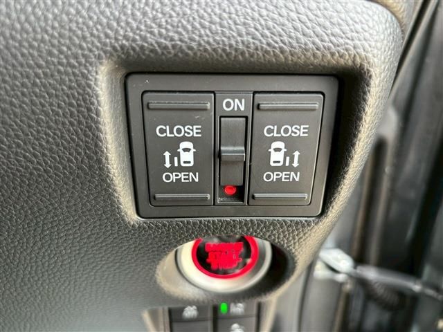 HONDA N BOX CUSTOM 2020 Image 31