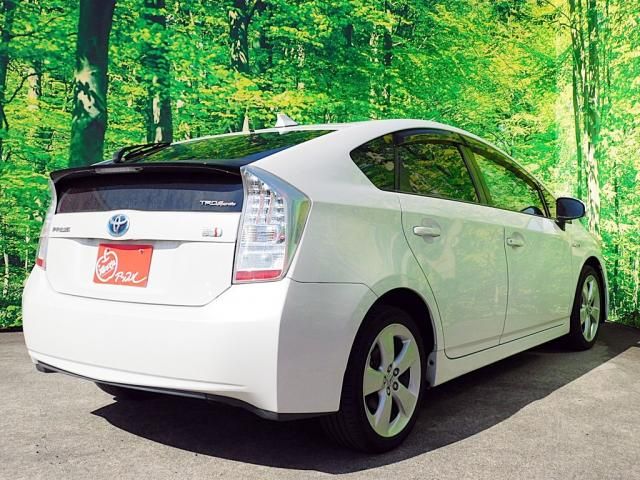 TOYOTA PRIUS 2011 Image 31