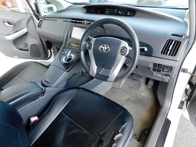 TOYOTA PRIUS 2011 Image 31