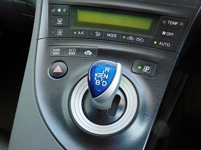 TOYOTA PRIUS 2011 Image 31