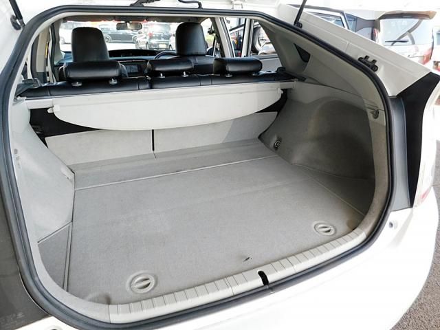 TOYOTA PRIUS 2011 Image 31