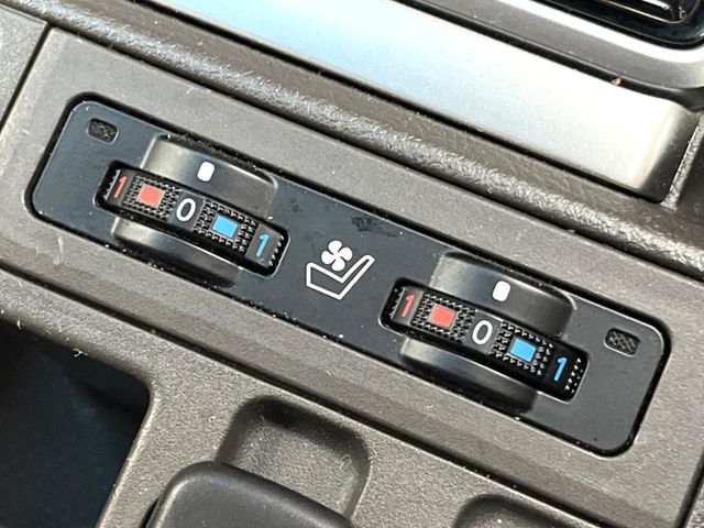 TOYOTA LANDCRUISER PRADO 2023 Image 31