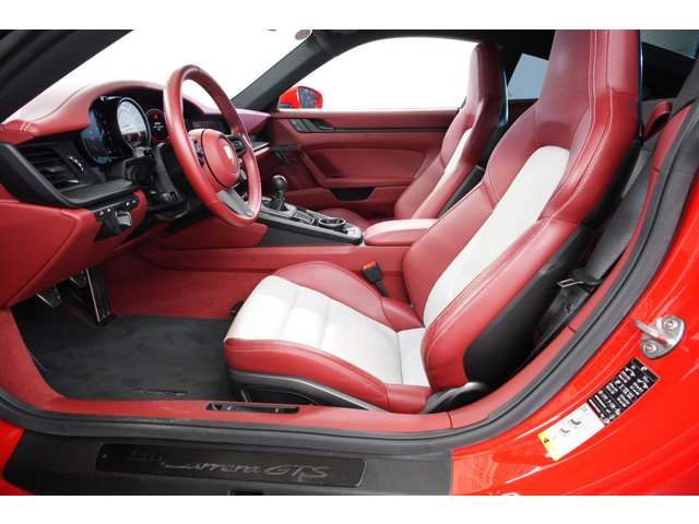 PORSCHE 911 2023 Image 31