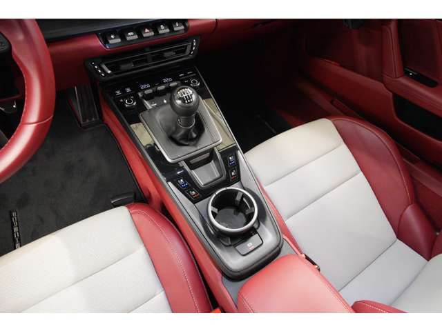 PORSCHE 911 2023 Image 31