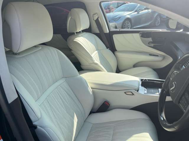 TOYOTA LEXUS LS500 2020 Image 31