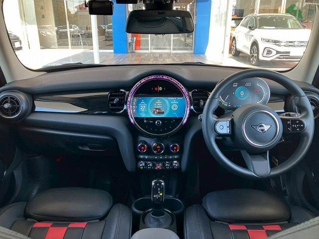 BMW MINI COOPER 5DOOR 2023 Image 31