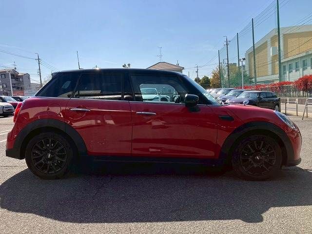 BMW MINI COOPER 5DOOR 2023 Image 31