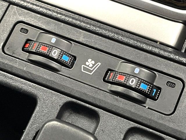 TOYOTA LANDCRUISER PRADO 2023 Image 31