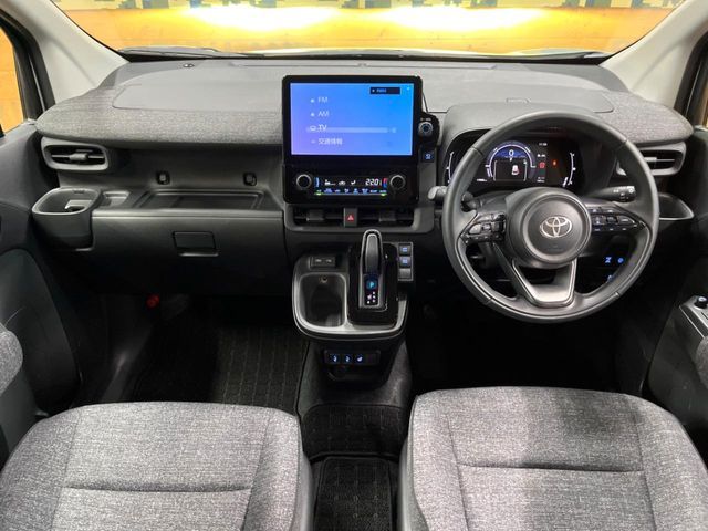 TOYOTA SIENTA HYBRID 2024 Image 31