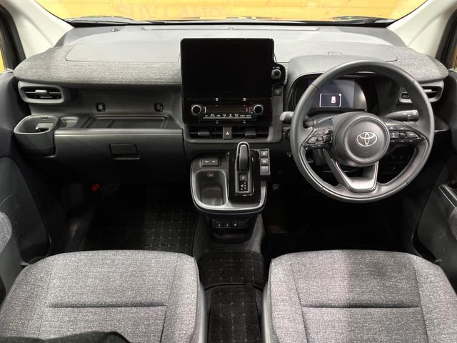 TOYOTA SIENTA HYBRID 2024 Image 31