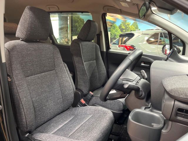 TOYOTA SIENTA HYBRID 2024 Image 31