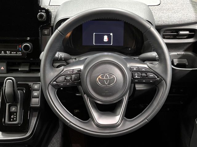 TOYOTA SIENTA HYBRID 2024 Image 31