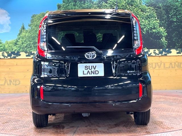 TOYOTA SIENTA HYBRID 2024 Image 31