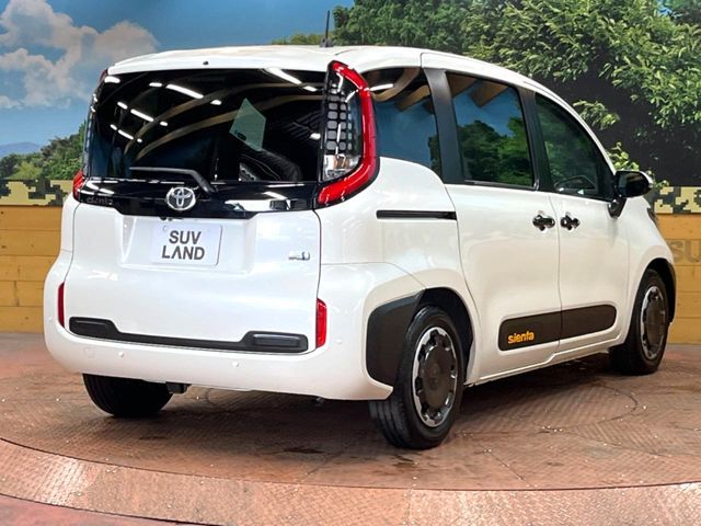 TOYOTA SIENTA HYBRID 2023 Image 31