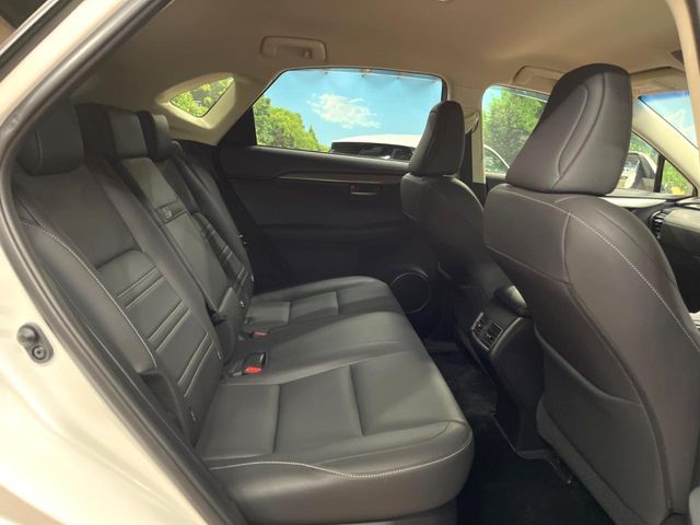 TOYOTA LEXUS NX200T 2017 Image 31