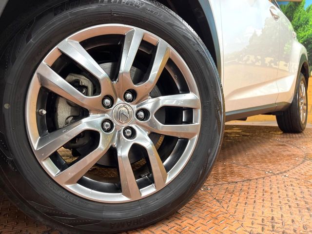 TOYOTA LEXUS NX200T 2017 Image 31