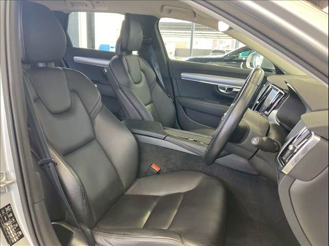 VOLVO V90 2018 Image 31