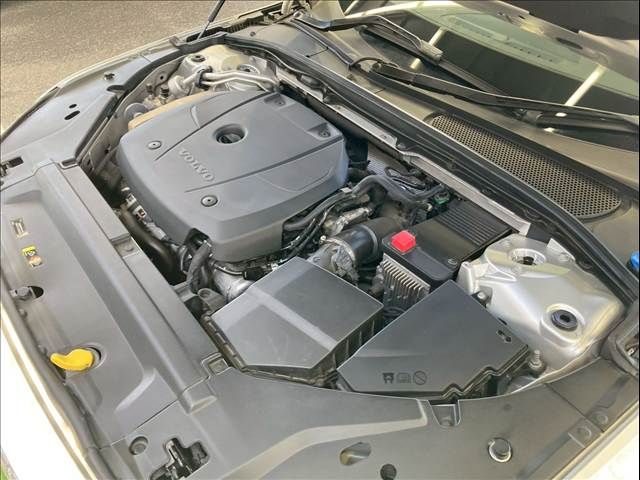 VOLVO V90 2018 Image 31