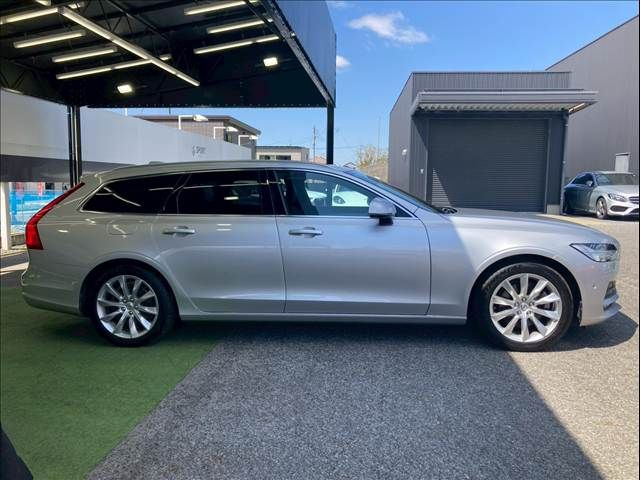 VOLVO V90 2018 Image 31