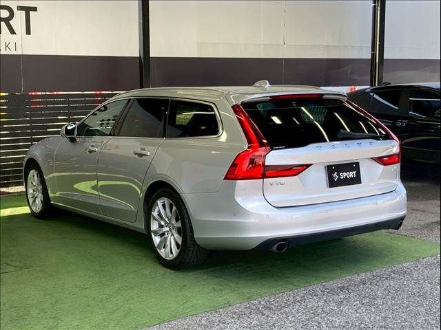 VOLVO V90 2018 Image 31