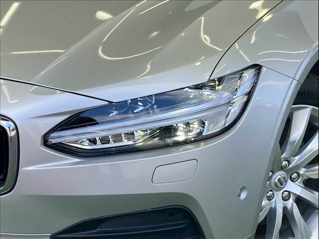 VOLVO V90 2018 Image 31