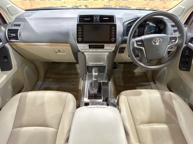 TOYOTA LANDCRUISER PRADO 2023 Image 31