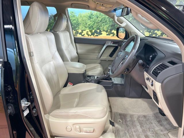 TOYOTA LANDCRUISER PRADO 2023 Image 31
