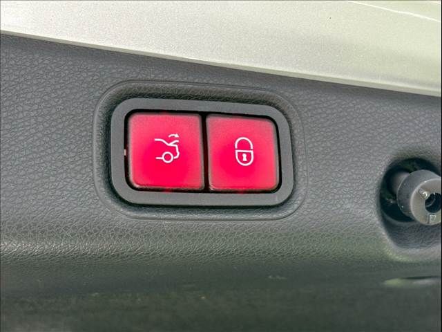 MERCEDES BENZ E CLAS 2018 Image 31