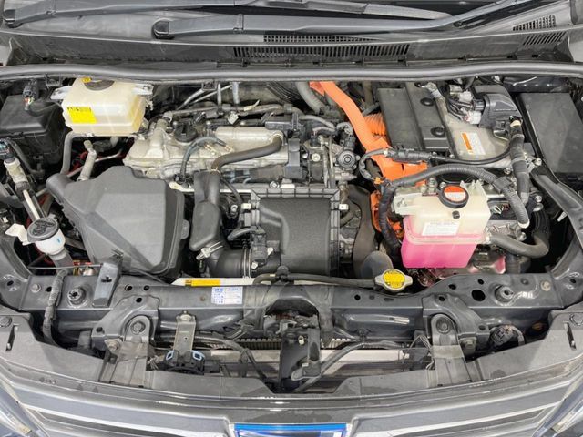 TOYOTA NOAH HYBRID 2014 Image 31