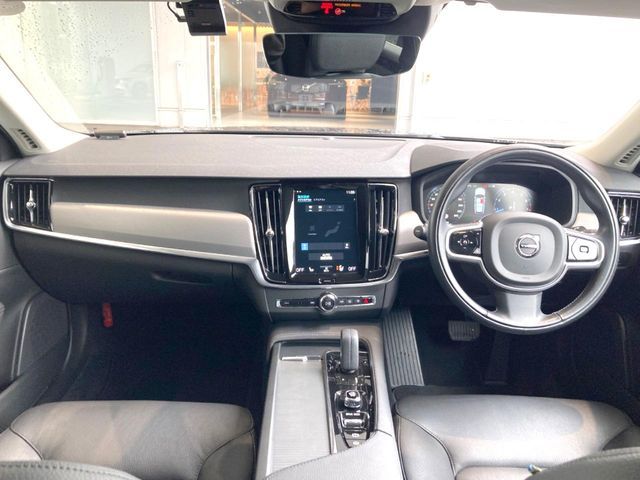 VOLVO V90 2021 Image 31