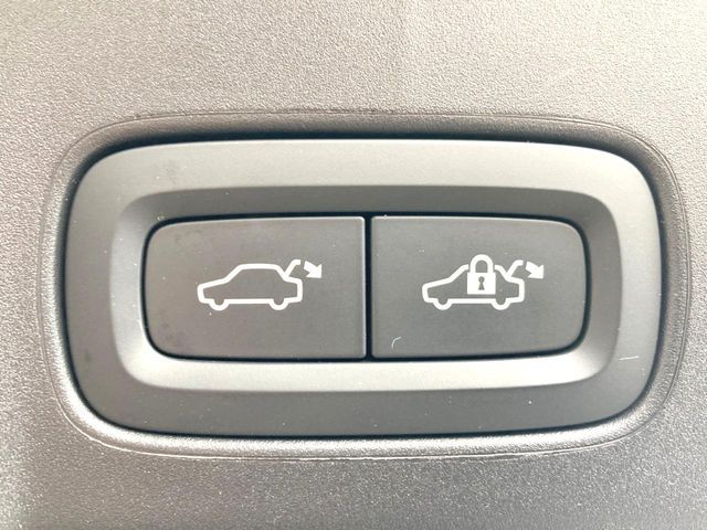 VOLVO V90 2021 Image 31