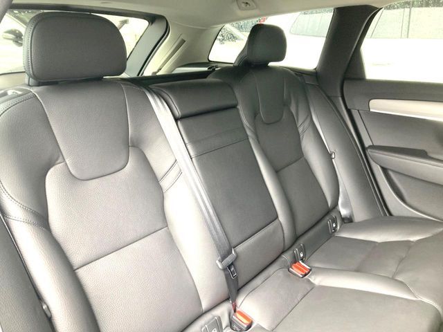 VOLVO V90 2021 Image 31