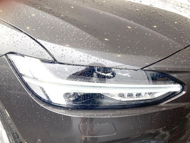 VOLVO V90 2021 Image 31