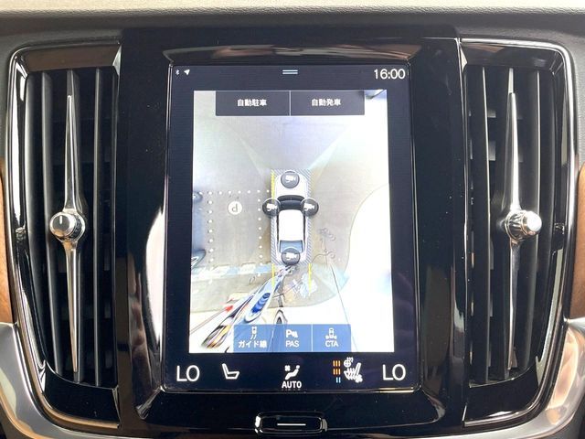 VOLVO S90 2018 Image 31