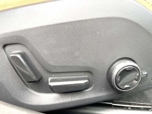 VOLVO S90 2018 Image 31