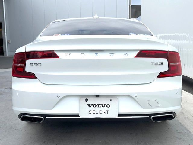 VOLVO S90 2018 Image 31