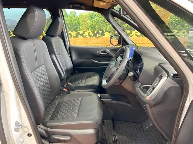 TOYOTA VOXY HYBRID 2026 Image 31