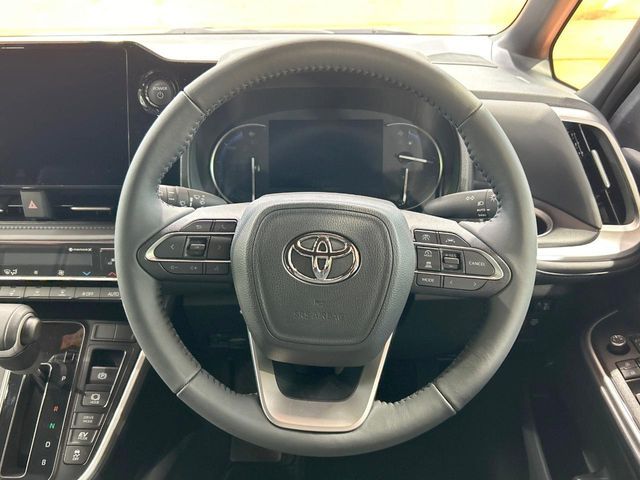 TOYOTA VOXY HYBRID 2026 Image 31