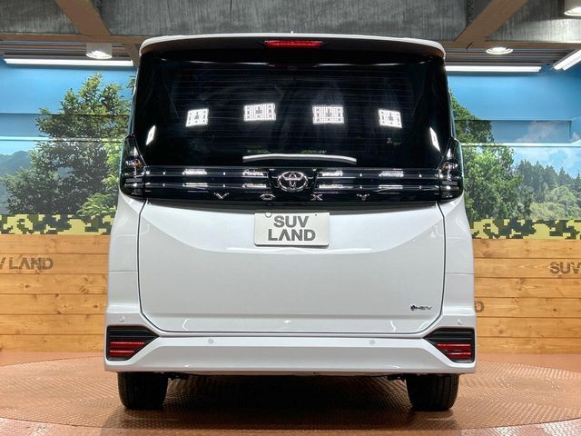 TOYOTA VOXY HYBRID 2026 Image 31